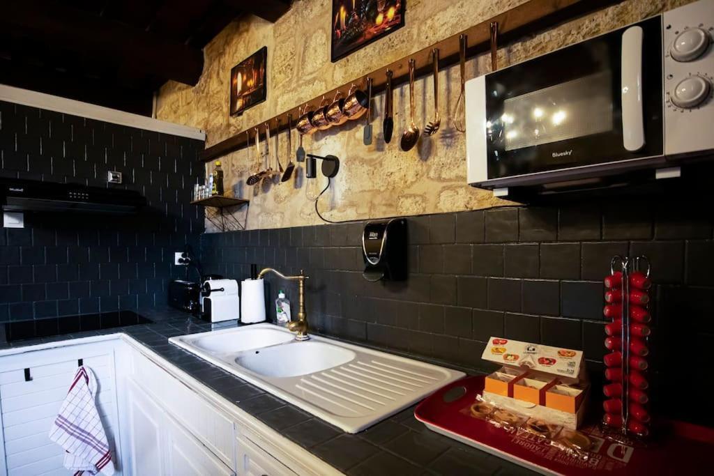 Le Moliere - Enigme Et Sauna Appartement Pézenas Buitenkant foto