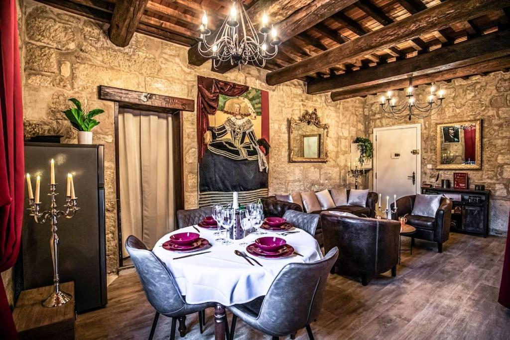 Le Moliere - Enigme Et Sauna Appartement Pézenas Buitenkant foto